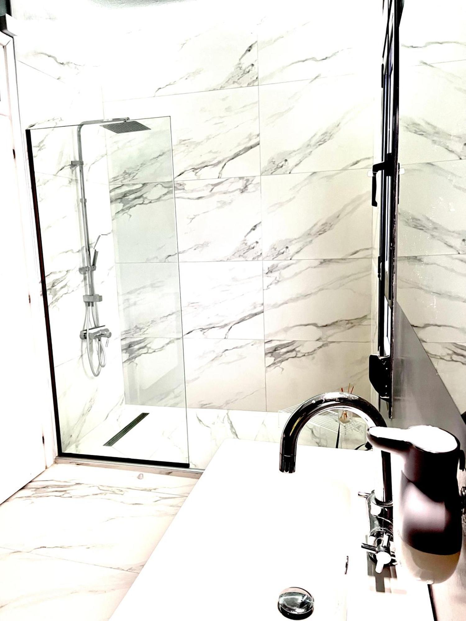 Crystal - Apartment With Garden & Parking Комотини Екстериор снимка